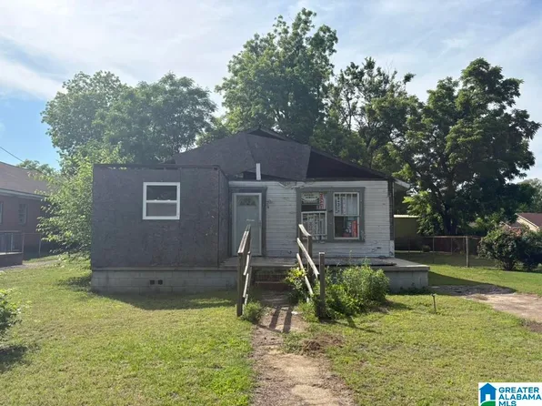 2320 12th Ct N, Bessemer, AL 35020