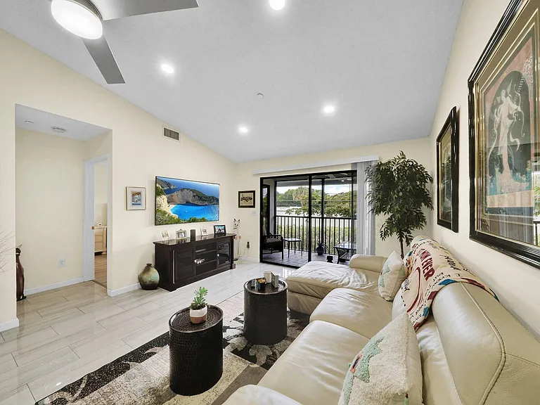 15011 Ashland Cir #23 — Photo 24