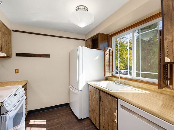 3rd image of 29750 SW Courtside Dr APT 5