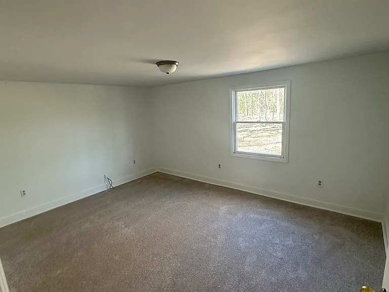 5686 Highway 174 — Photo 5