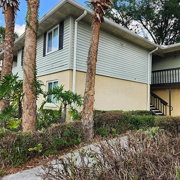 211 Thorn Tree Pl — Photo 1