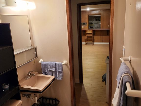 4th image of 1415 24th St SE #2
