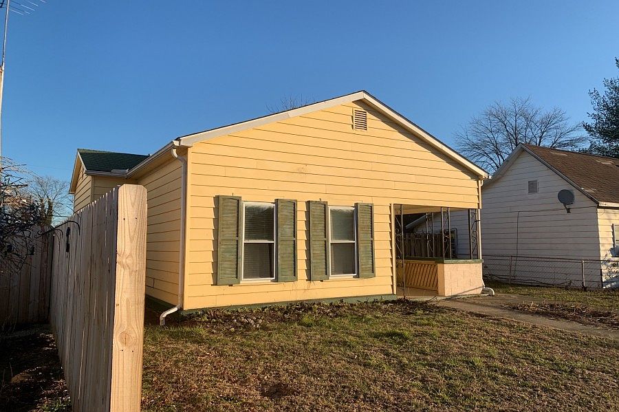 2nd image of 607 Linn St