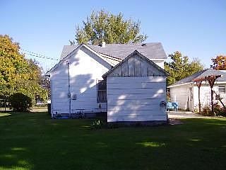 5th image of 104 E 4th North St