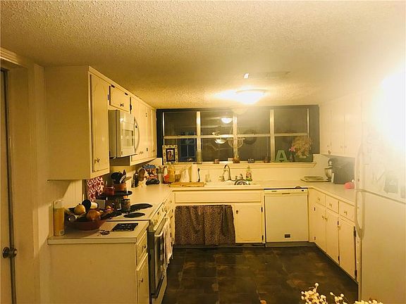 4th image of 1205 Woodcock Dr