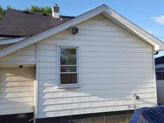 2nd image of 28920 Birchlawn St