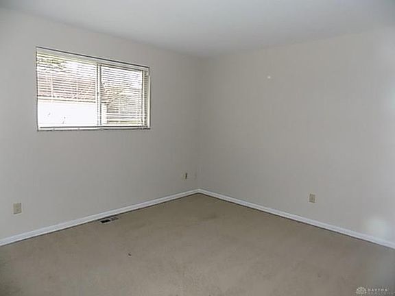 5th image of 726 Red Deer Ln