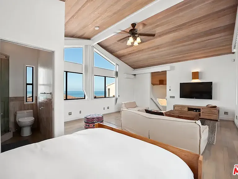 24608 Malibu Rd — Photo 21