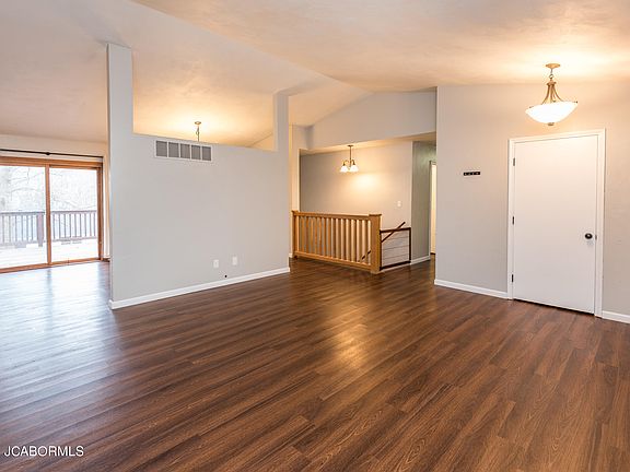 4th image of 732 Shawn Dr