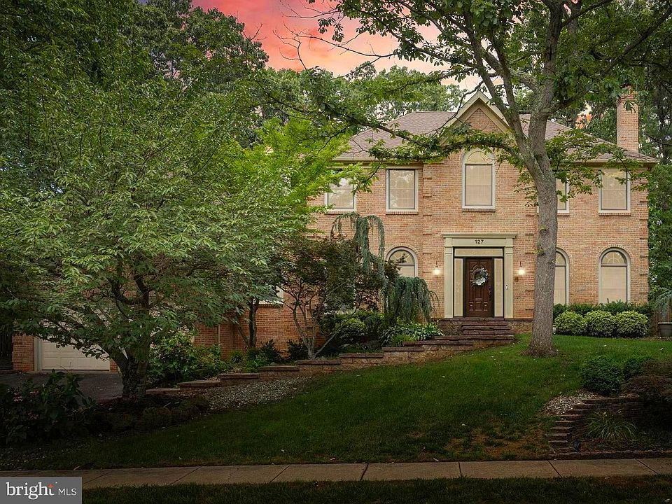 2nd image of 127 Forrest Hills Dr