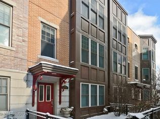 3004 W Newport Ave #43, Chicago, IL 60618