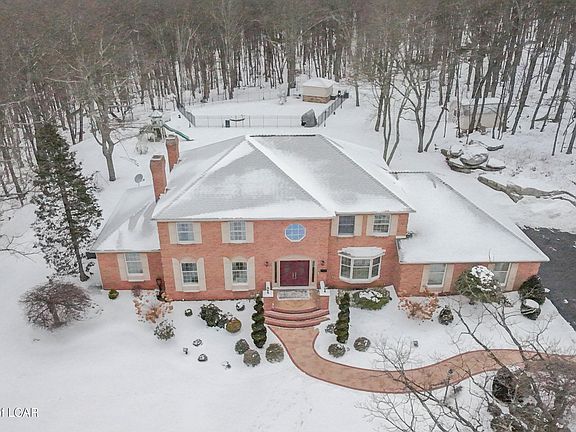 2nd image of 911 Seybert St