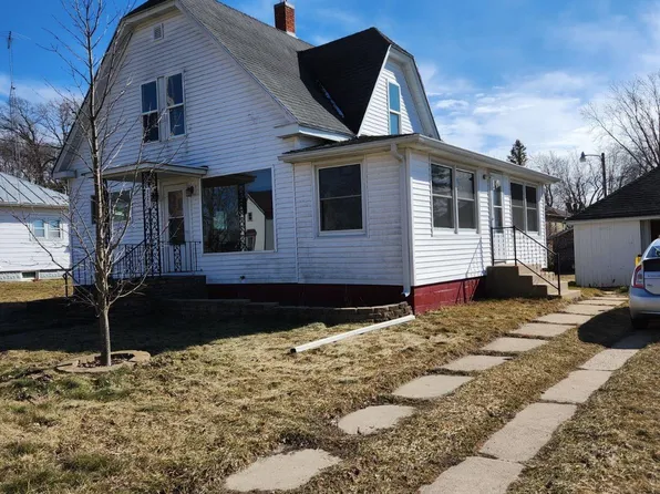 323 E Walnut St, North Freedom, WI 53951