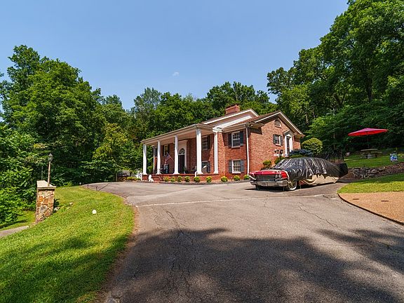 4th image of 423 Hillcrest Dr