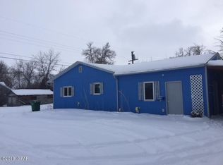 908 7th St, Fort Benton, MT 59442