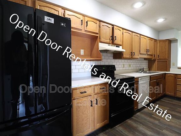 3rd image of 5223 Vermont Ln