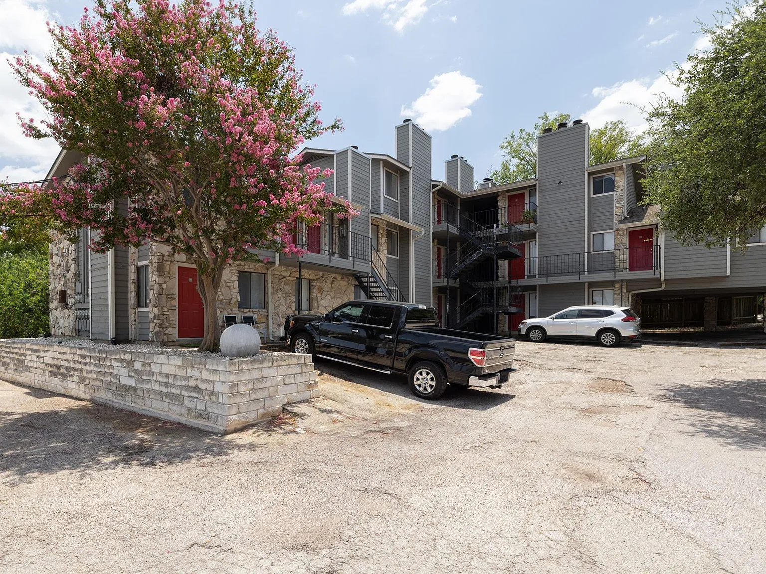 1 bed, 1.0 bath, 508 sqft, $795 — Photo 1