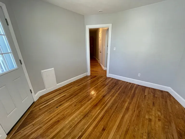 90 Winthrop Shore Dr #7 — Photo 3