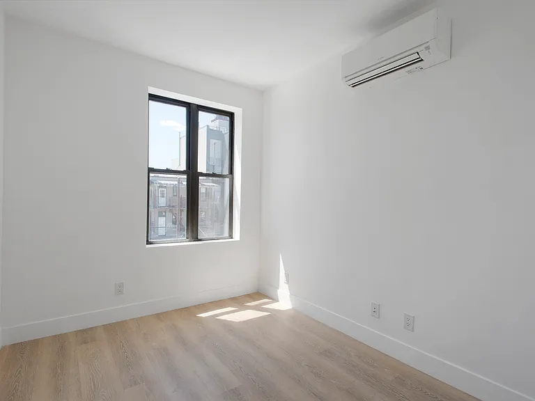 810 Grand St #2 — Photo 4