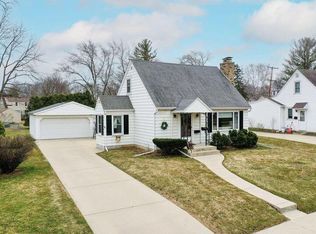8719 W Dakota St, West Allis, WI 53227