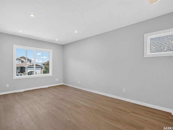 3rd image of 4 Aspen Place