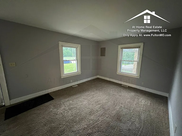 1223 Grand St — Photo 3