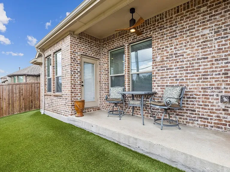 2416 Royal Summit Dr — Photo 16