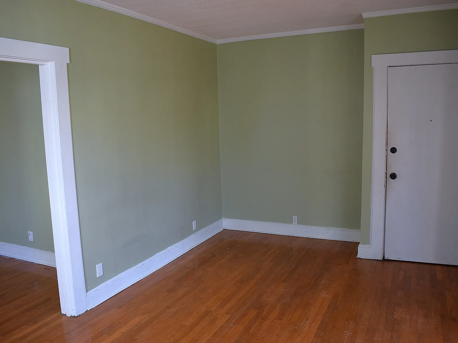 2 bed, 1025 sqft, $2,350 — Photo 3