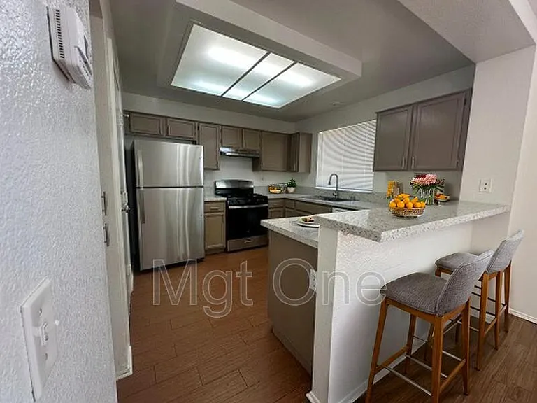 1240 Lilac Ridge Dr — Photo 3