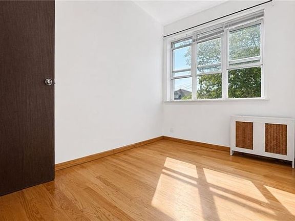 4th image of 36 Bay 35th St #2