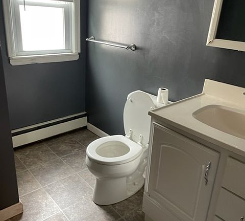 4th image of 2457 Stewart Ave