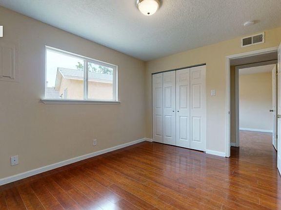 3rd image of 12437 Grand Ct NE