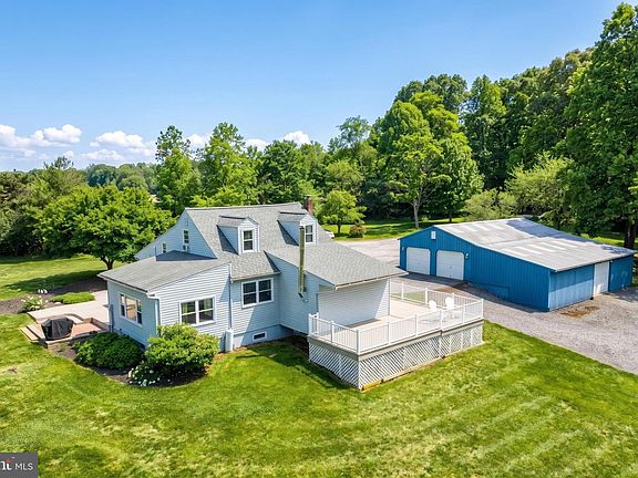 3rd image of 743 Snyder Corner Rd