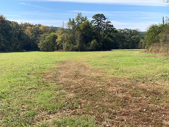 2nd image of 901 Sycamore Bend Loop