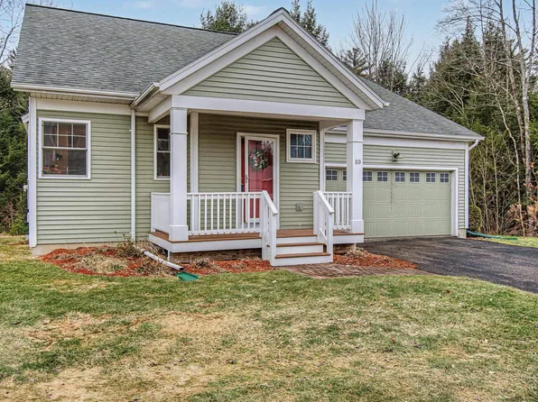 10 Stonebrook Circle, Essex, VT 05452