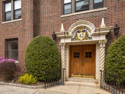 42 Pondfield Rd W APT 2C, Bronxville, NY, 10708