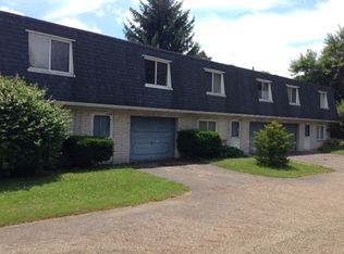 3055-3059 Derling Rd, Akron, OH 44319