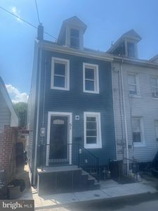 51 S Warren St, Easton, PA, 18042