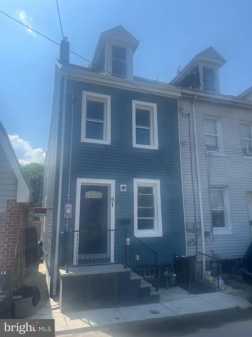 51 S Warren St photo 1