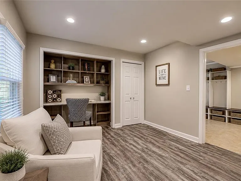 1185 Lake Colony Dr — Photo 24