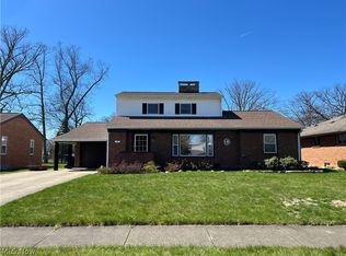 1147 Guarnieri Dr NE, Warren, OH