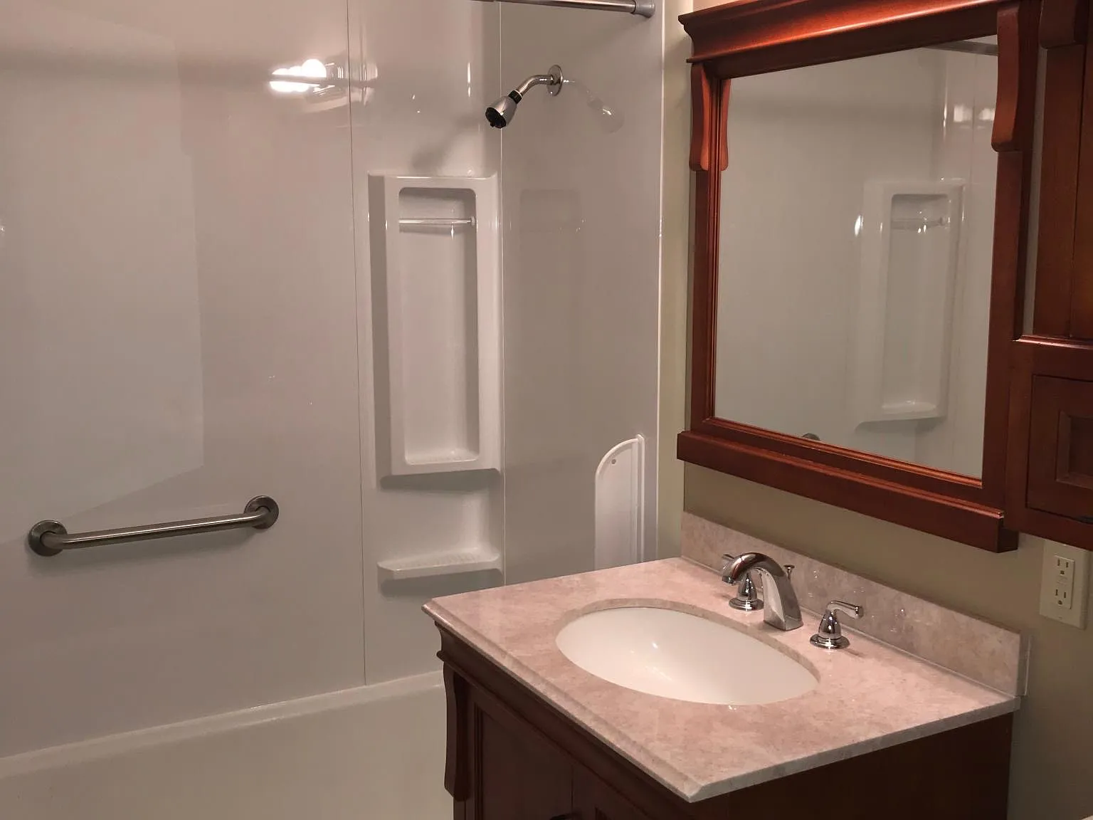 2 bed, 750 sqft, $850 — Photo 1