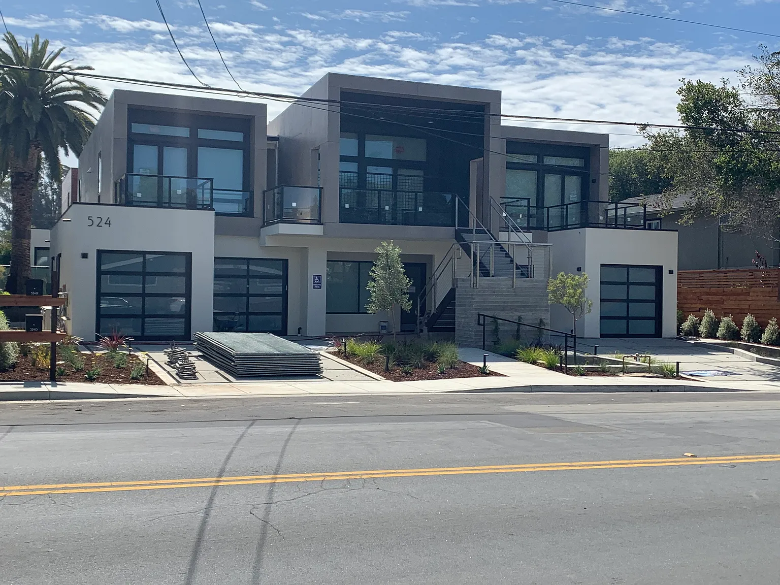 1 bed, 700 sqft, $3,250 — Photo 1