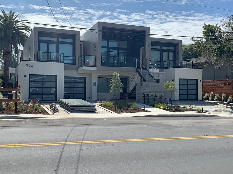 524 Capitola Ave #D — Photo 1