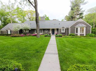 241 Barden Rd, Bloomfield Hills, MI 48304