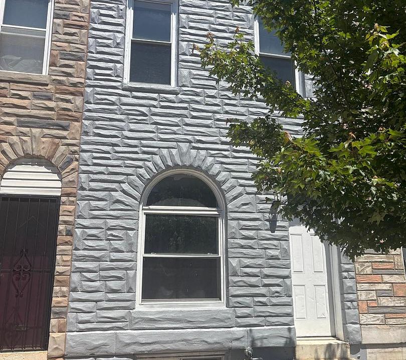 1st image of 2328 E Madison St