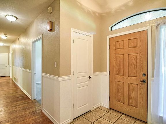 4th image of 9017 N Longwood Dr