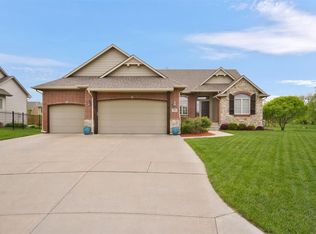 843 N Crescent Lakes Pl, Andover, KS 67002