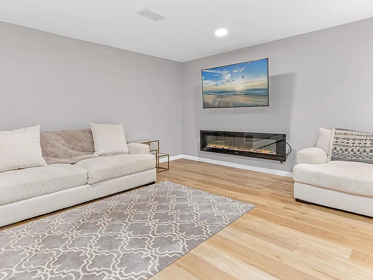 225 Paisley Ln — Photo 26