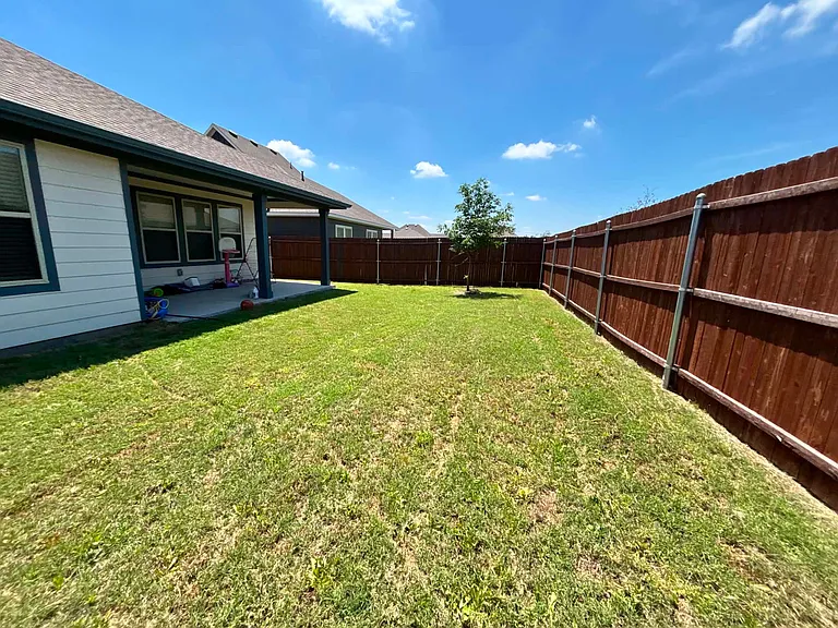 2310 Hydrangea Dr — Photo 3